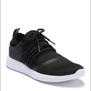 FABLETICS BLACK PISMO SNEAKERS